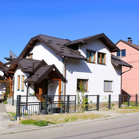 Svila Apartmani Bihać Zewnętrze zdjęcie