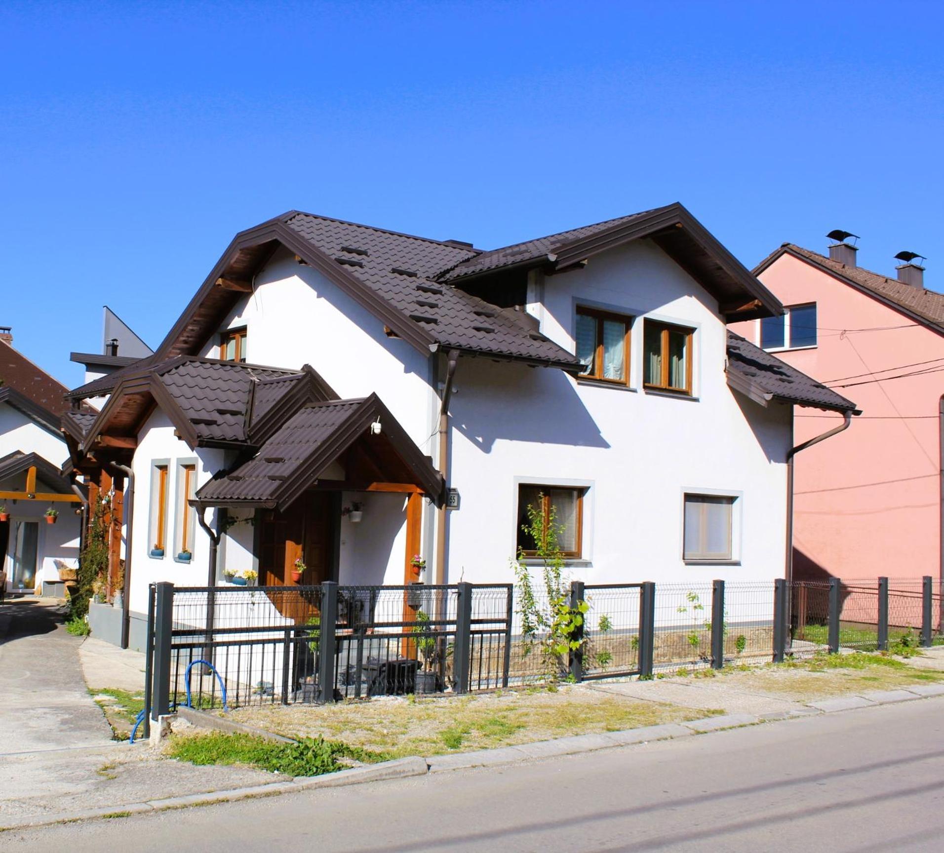 Svila Apartmani Bihać Zewnętrze zdjęcie
